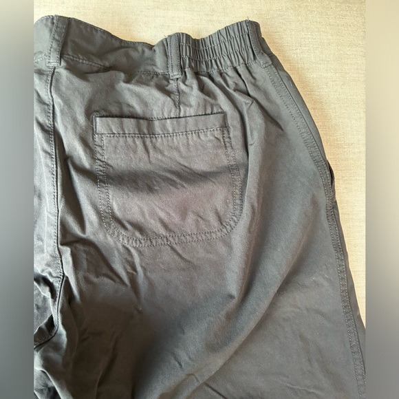 Kirkland Black Ladies Cargo/Utility Pants, Women's Size 4, Straight Leg - Picture 7 of 9